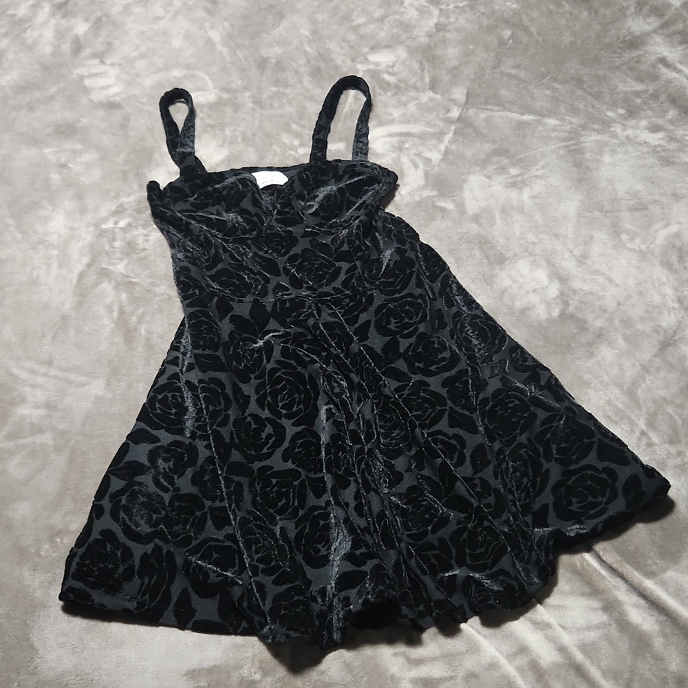 Abercrombie & Fitch rose velvet dress
